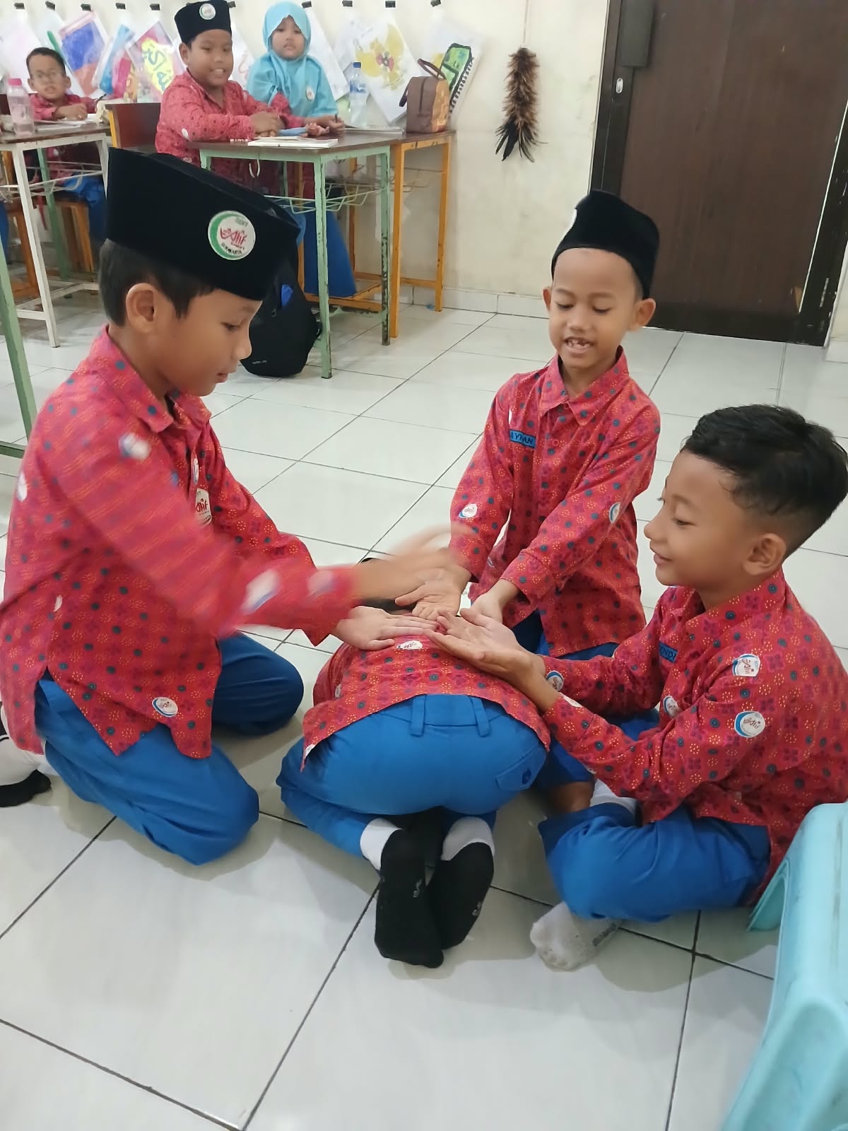 DARI CUBLAK-CUBLAK SUWENG ANAK BELAJAR BERSAMA