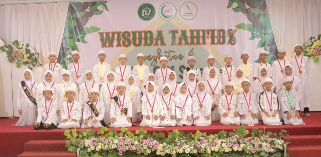 Wisuda Tahfidz Qur’an Angkatan 4 SDIT Alif Smart Surakarta "Mencetak Generasi Emas Penghafal Al-Qur’an"